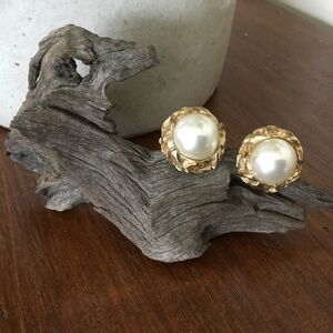 Vintage Donald Stannard Faux Pearl Clip on Earrings